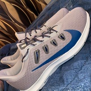 Men’s Nike quest 2